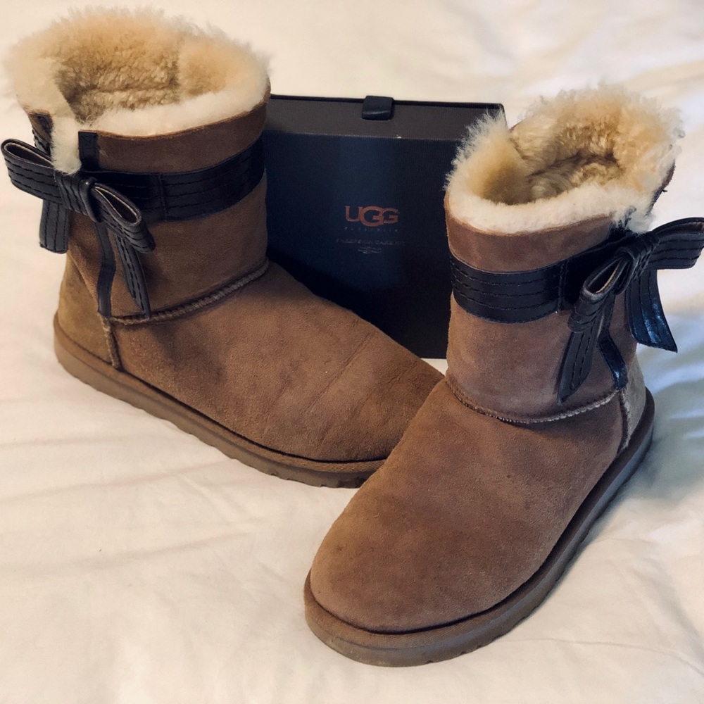 Ugg boots and cleaning kit